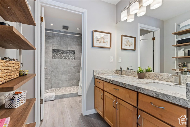 435 Aspen Dr 8