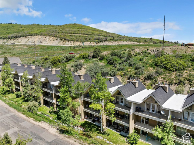 435 Aspen Dr 8