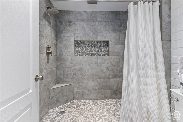 435 Aspen Dr 8