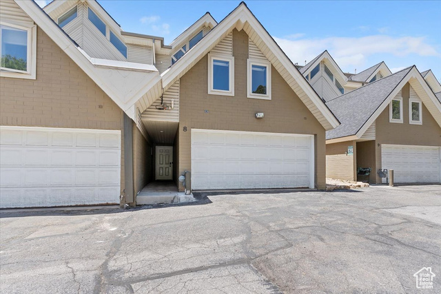 435 Aspen Dr 8