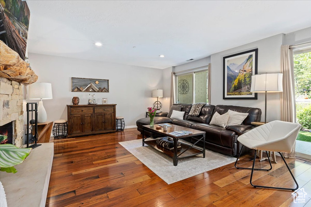 435 Aspen Dr 8