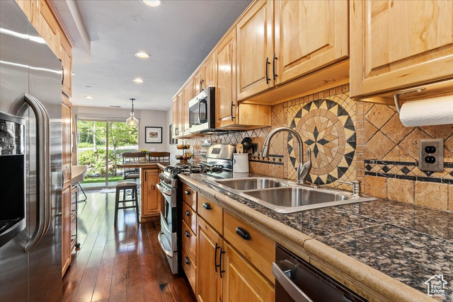 435 Aspen Dr 8