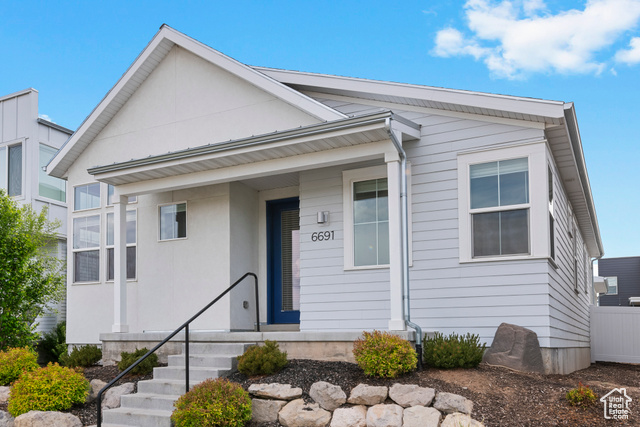 Photo 36 for MLS #2091461 at 6691 Woods Rose Dr