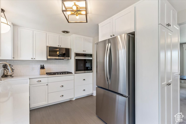 Photo 16 for MLS #2091467 at 1393 E Davis Ave