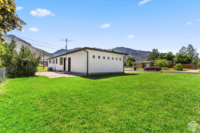 Photo 35 for MLS #2091467 at 1393 E Davis Ave