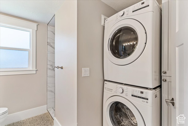 Photo 33 for MLS #2091467 at 1393 E Davis Ave