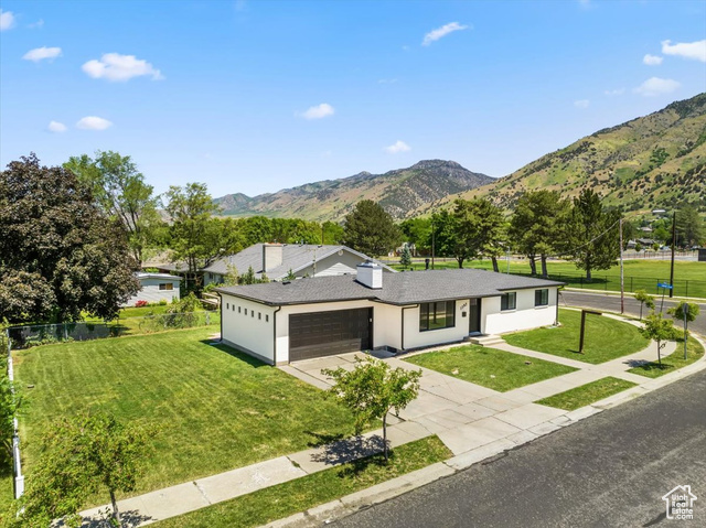 Photo 38 for MLS #2091467 at 1393 E Davis Ave