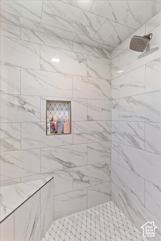 Photo 26 for MLS #2091467 at 1393 E Davis Ave