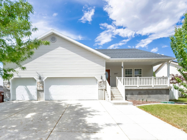 2017 E LODGE POLE DR, Eagle Mountain UT 84005