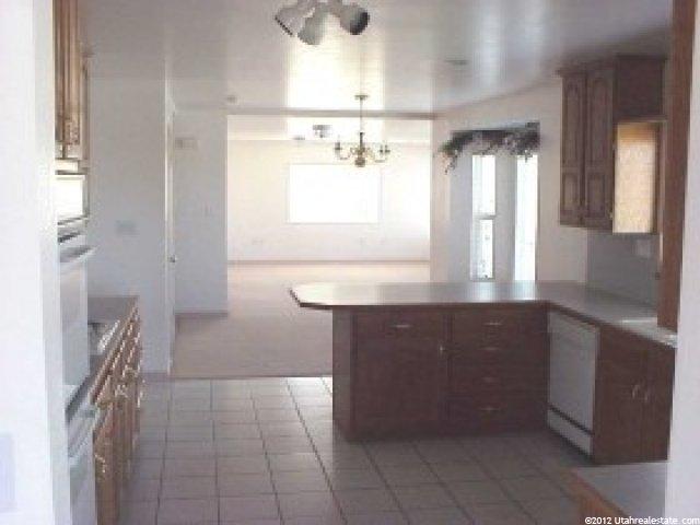 142 Coventry Ln, North Salt Lake, UT 84054 — photo 3