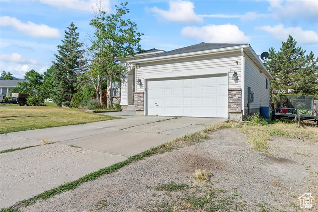 Photo 3 for MLS #2091587 at 868 E Valley View Dr