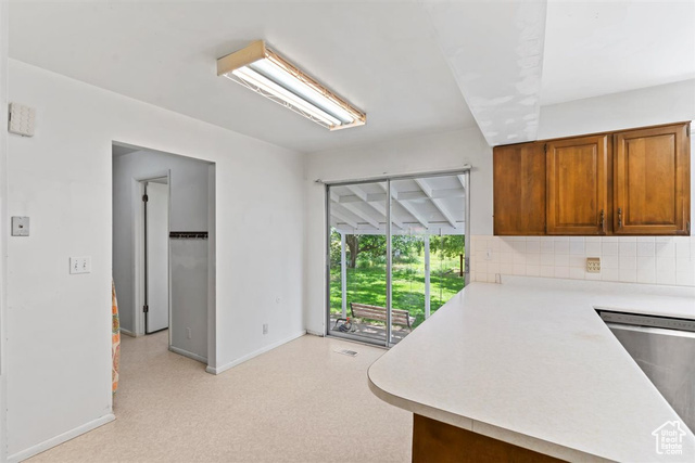Photo 15 for MLS #2091608 at 220 S Coleman St
