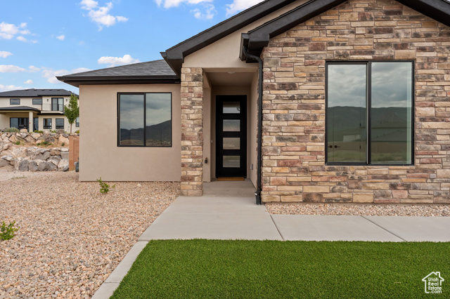 Photo 4 for MLS #2091645 at 2154 S Bluff Dr