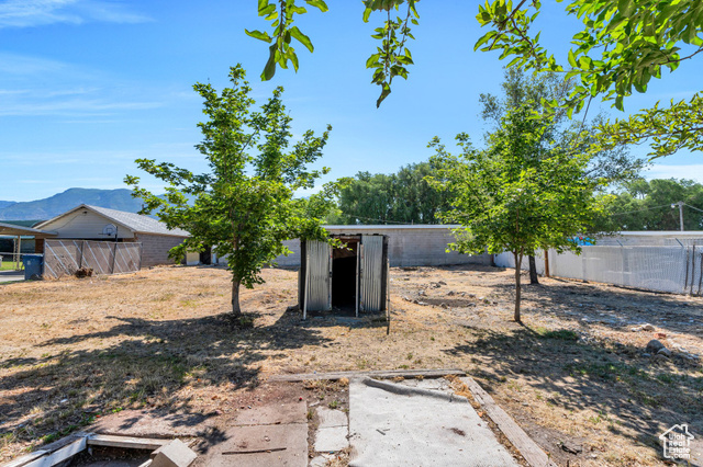 Photo 7 for MLS #2091653 at 146 N Grant Ave