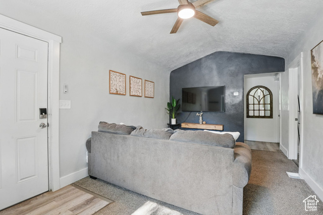 Photo 12 for MLS #2091678 at 2973 Adams Ave