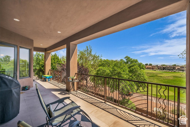 Photo 16 for MLS #2091746 at 1683 W Red Cloud Dr