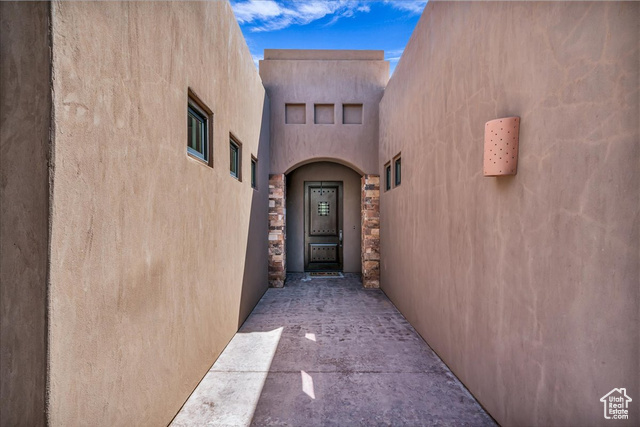 Photo 3 for MLS #2091746 at 1683 W Red Cloud Dr