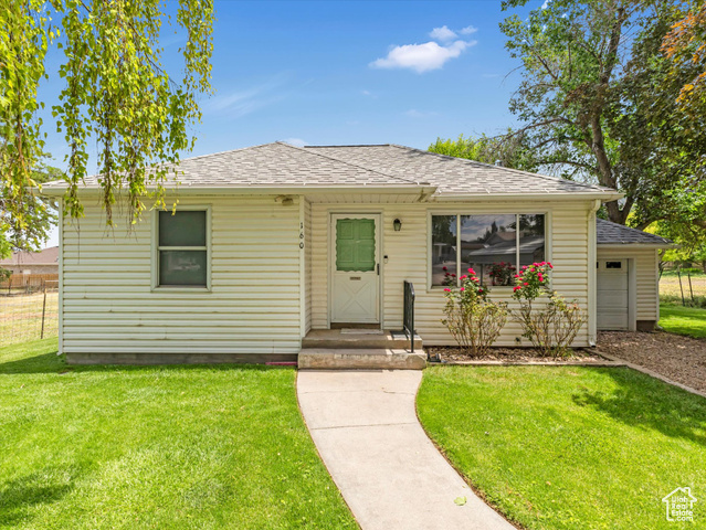 Photo 8 for MLS #2091750 at 160 N 300 East