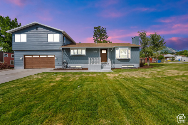 1003 E PLATINUM WAY Sandy, Utah Gorgeous remodeled home east Sandy. Open concept with separate accessory dwelling unit above the garage with it's own HVAC system. Brand new stainless steel appliances, quartz counter tops, white oak cabinets with fresh paint, carpet, lighting, and custom finishes. Enjoy a premium Mountain view outside your kitchen window, a custom deck with natural shade, brand new sod with automatic sprinkling system, extra long 2-car garage with ample exterior parking for an RV and toys. Close proximity to Alta View Hospital, Little cottonwood canyon (summer hiking, winter skiing), Quarry bend shopping center, and freeways I-15/I-215. Don't miss the hidden bookshelf door for the bonus room in the basement. Make this home yours! Buyer to verify all.