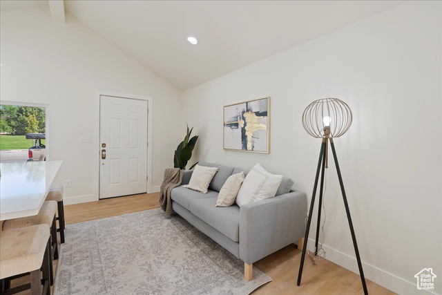 Photo 12 for MLS #2091775 at 841 E 20 Th St