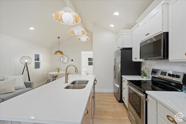 Photo 7 for MLS #2091775 at 841 E 20 Th St
