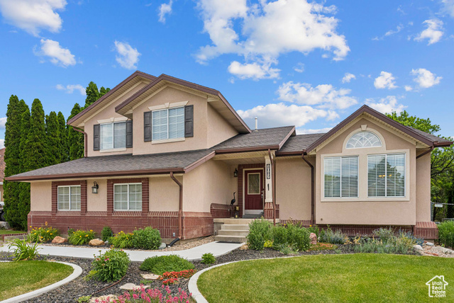 Photo 2 for MLS #2091803 at 1087 W Barnes Dr