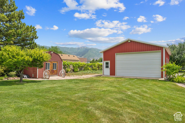Photo 4 for MLS #2091803 at 1087 W Barnes Dr