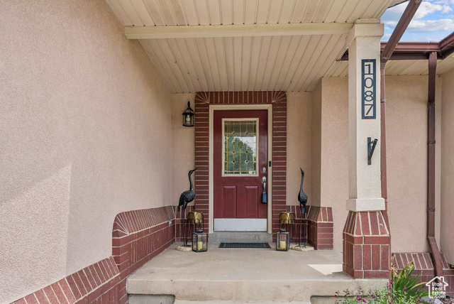 Photo 5 for MLS #2091803 at 1087 W Barnes Dr