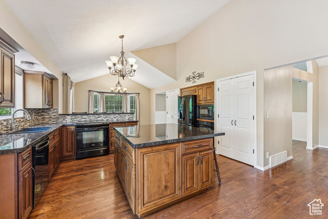 Photo 14 for MLS #2091803 at 1087 W Barnes Dr