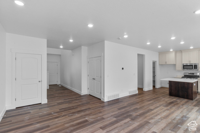 Photo 3 for MLS #2091885 at 142 W 950 North #5