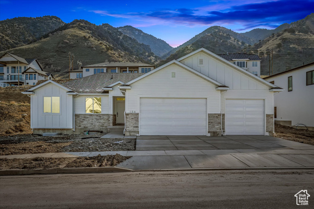 Photo 5 for MLS #2091906 at 156 N Sherwood Dr