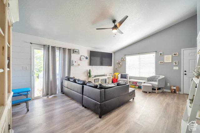 Photo 4 for MLS #2091955 at 633 Little Rock Dr