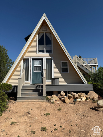 Photo 2 for MLS #2091959 at 116 N Oak Crest Dr