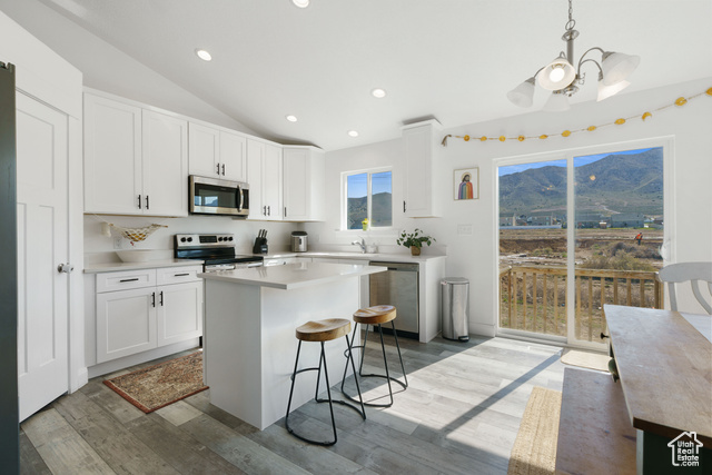 Photo 9 for MLS #2092015 at 4082 N Poplar Dr