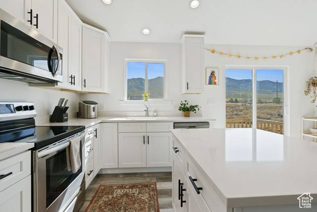 Photo 8 for MLS #2092015 at 4082 N Poplar Dr