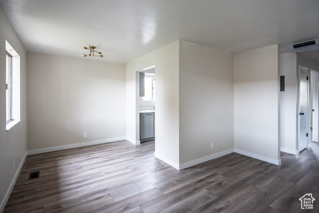 Photo 3 for MLS #2092031 at 350 E Mansfield Ave