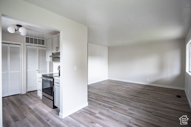 Photo 5 for MLS #2092031 at 350 E Mansfield Ave