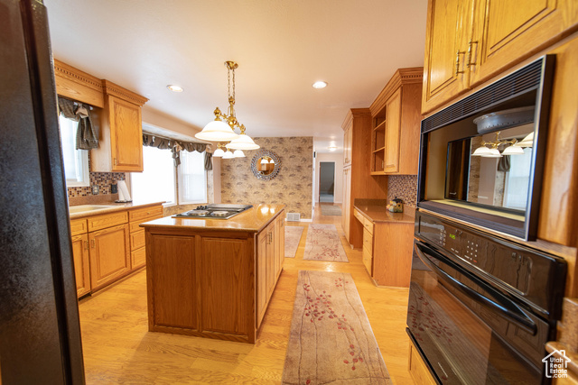 Photo 11 for MLS #2092050 at 1416 W Valley View Dr