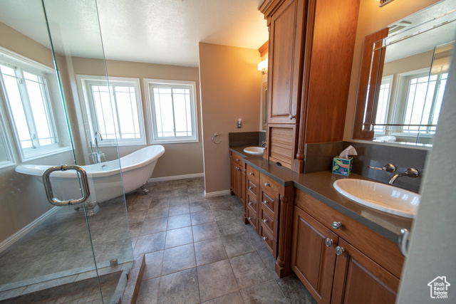 Photo 20 for MLS #2092050 at 1416 W Valley View Dr