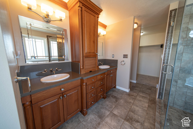 Photo 19 for MLS #2092050 at 1416 W Valley View Dr