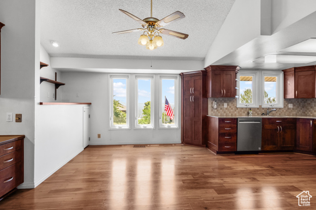 Photo 11 for MLS #2092060 at 771 E 17th Ave