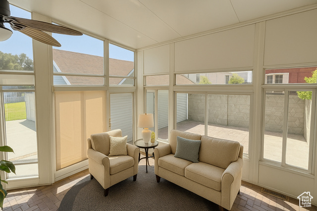 Photo 5 for MLS #2092095 at 1137 S Liberty Ave
