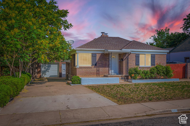 180 E Ross Dr