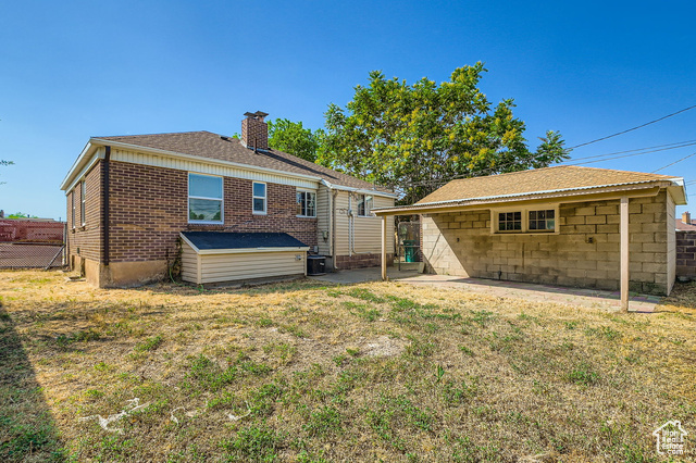 180 E Ross Dr