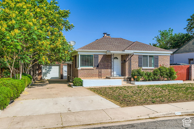 180 E Ross Dr