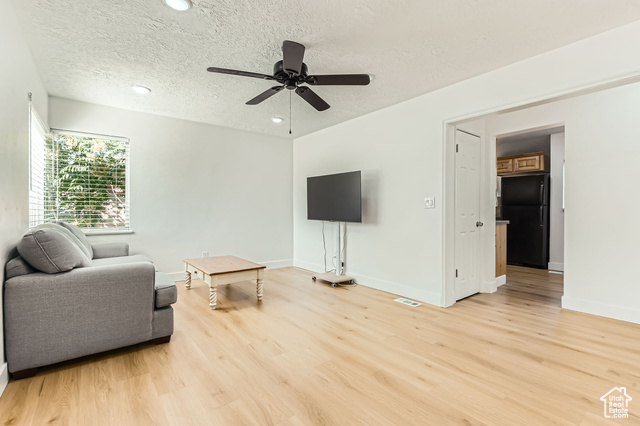 180 E Ross Dr