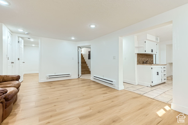 180 E Ross Dr