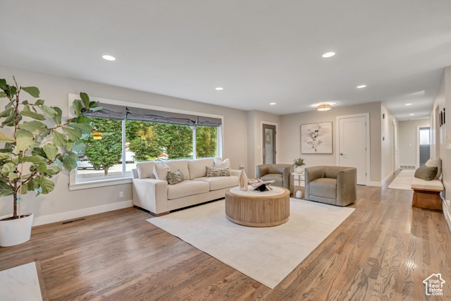Photo 4 for MLS #2092123 at 2241 E Melodie Ann Way