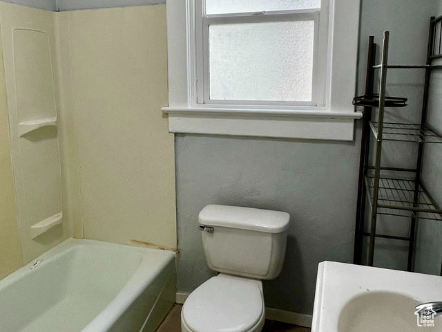 Photo 9 for MLS #2092150 at 660 E 23rd St