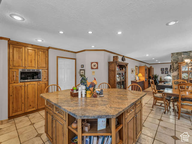 Photo 10 for MLS #2092155 at 7634 Pinebrook Rd